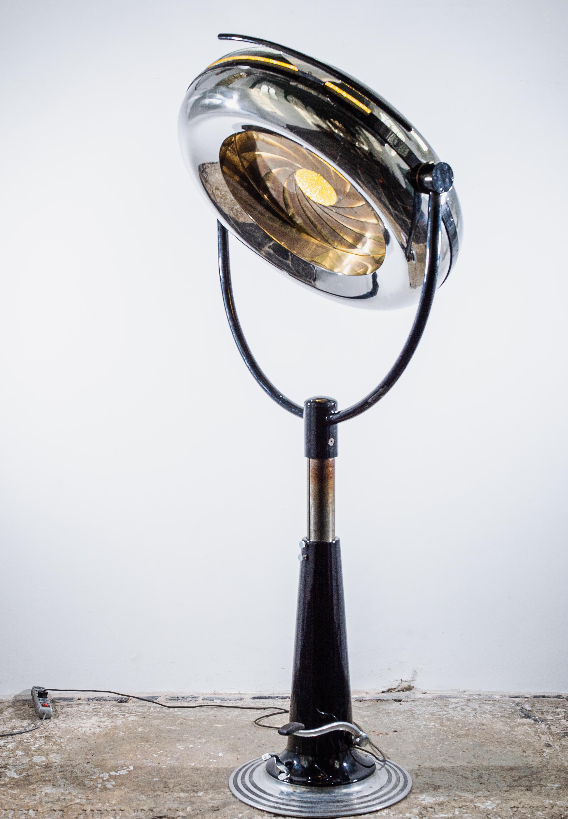 The Aperture lamp

An incredible piece.. Customized from a surgery light with a large working diafragma, made to measure for this one of piece, mounted on drwawing table base. Very decorative piece that will define any space.

Measure: Diameter:
