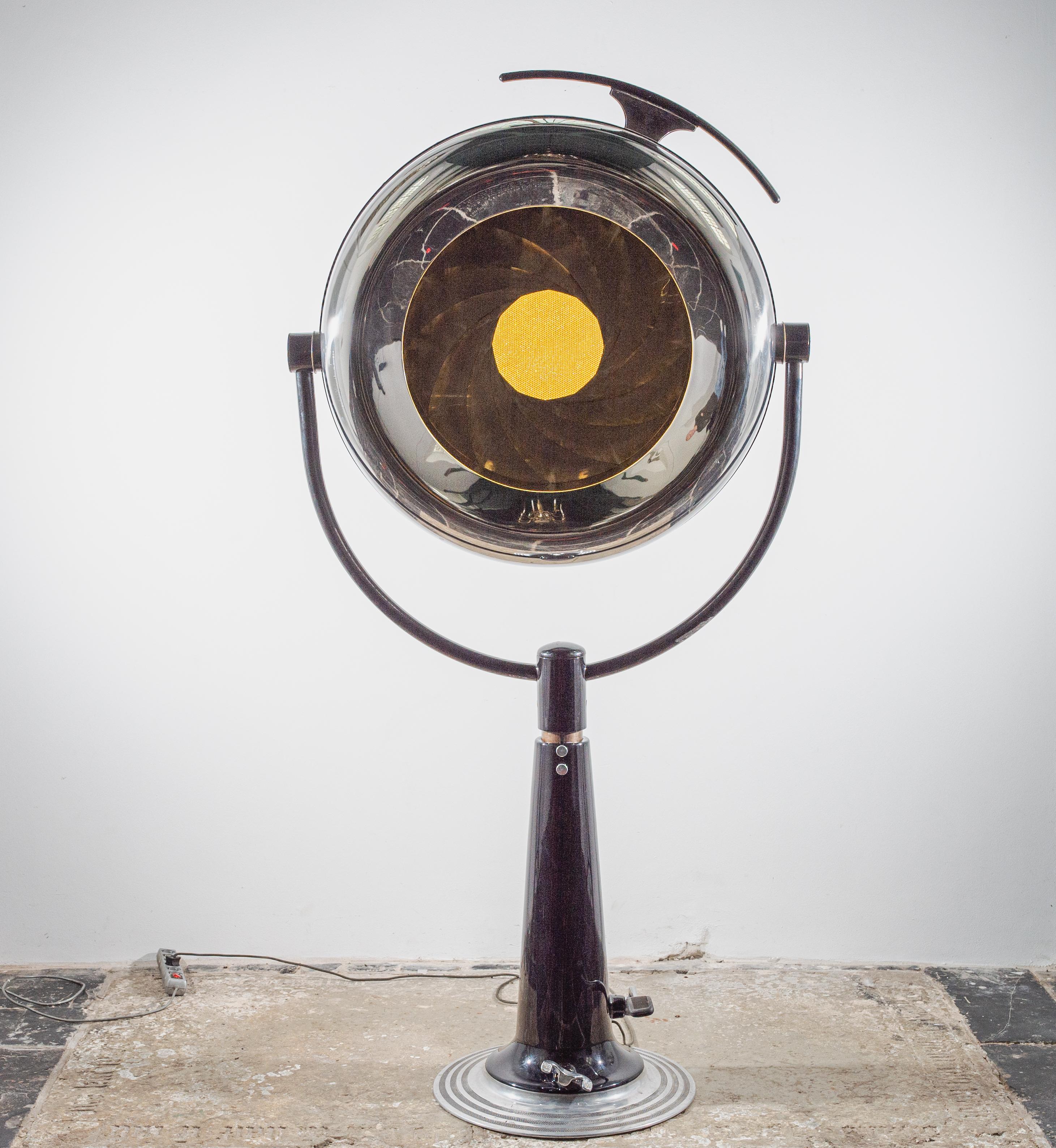 Industriel Lampe d'ouverture, lampe sculpturale avec diafragme en cuivre
