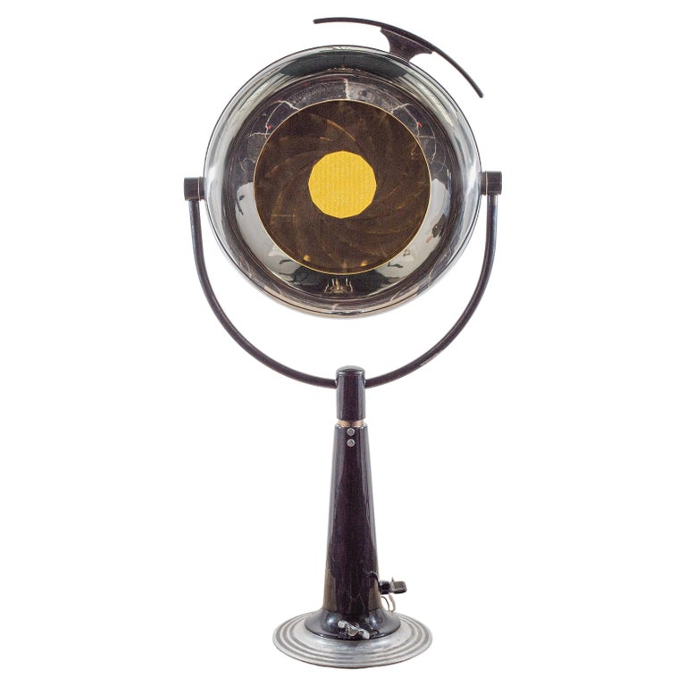 Aperture-Lampe, skulpturale Lampe mit kupferfarbenem Diafragma im Angebot  bei 1stDibs