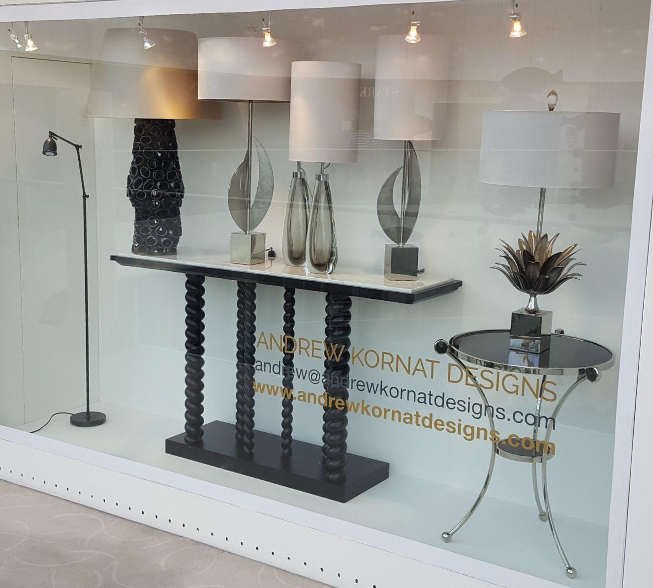 Chanfreiné The Arc Lamp composé de 3 pièces en bronze coulé montées sur un socle en laiton et en nickel. en vente