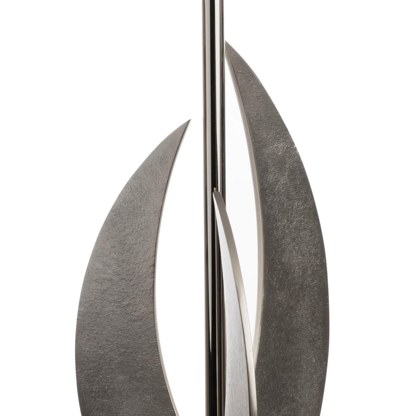 The Arc Lamp composé de 3 pièces en bronze coulé montées sur un socle en laiton et en nickel. Excellent état - En vente à London, GB