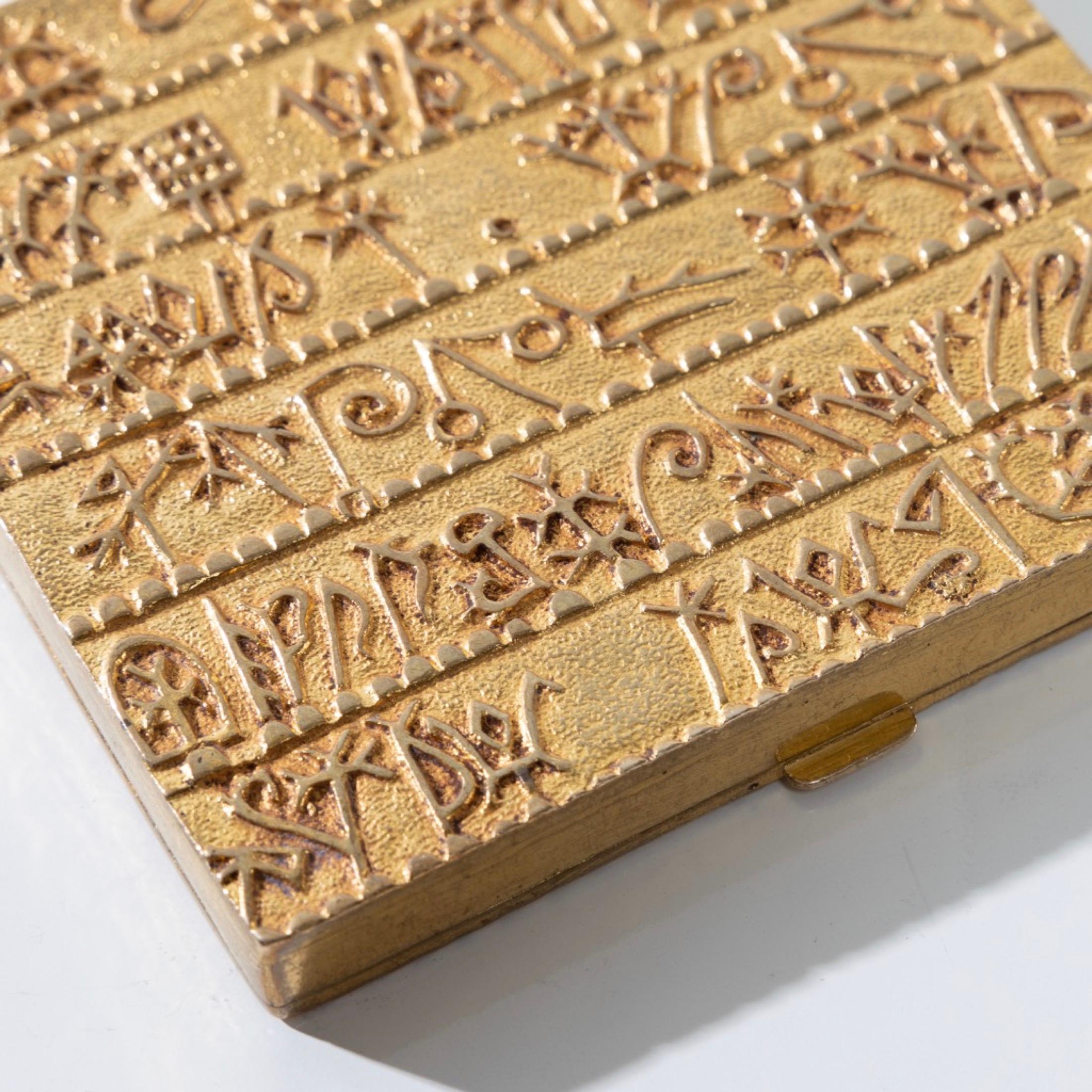 Armenisches Alphabet von Line Vautrin, vergoldete Bronze kompakt im Angebot 3