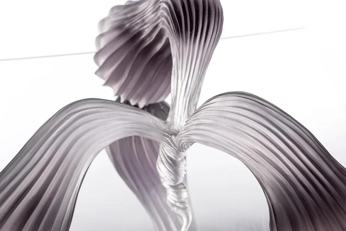 XXI secolo e contemporaneo Scultura in resina nera di Karen Atta, modello contemporaneo in scala di The Arrangement. in vendita