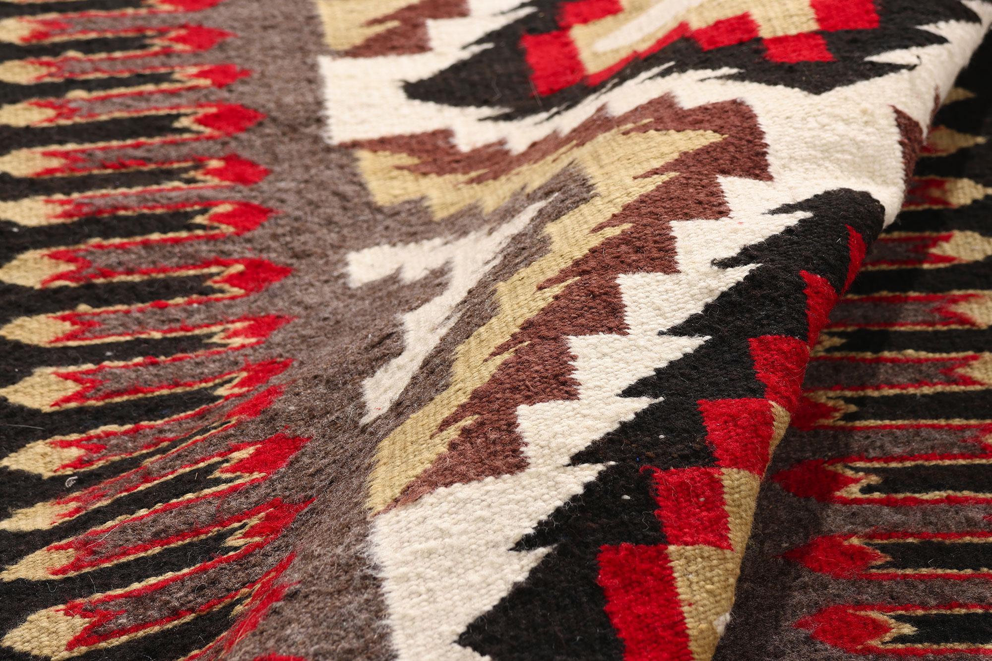 Americano The Arrow of Light: Un raro tessuto Teec Nos Pos sud-occidentale di geometria sacra in vendita