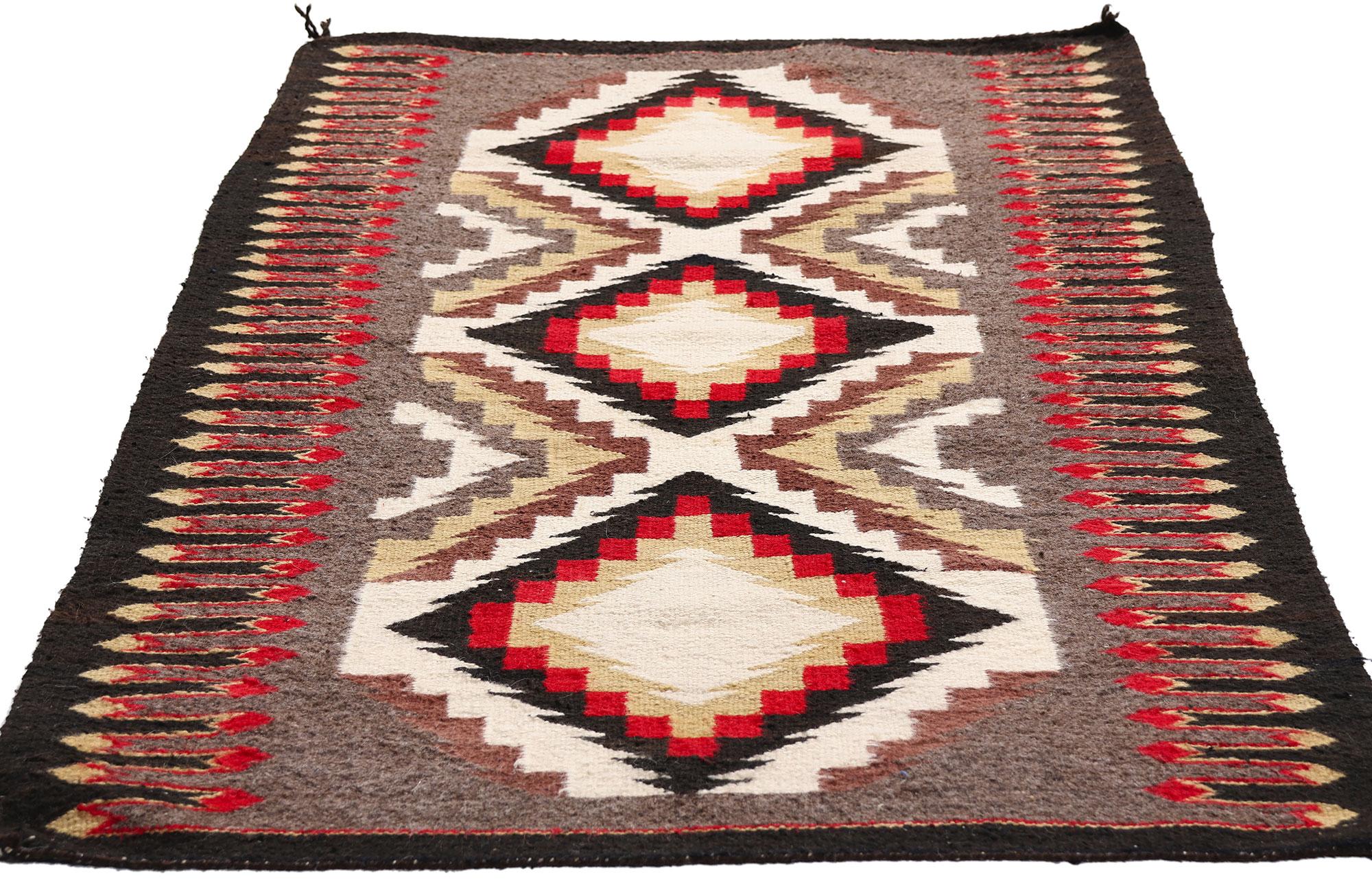 Tessuto a mano The Arrow of Light: Un raro tessuto Teec Nos Pos sud-occidentale di geometria sacra in vendita