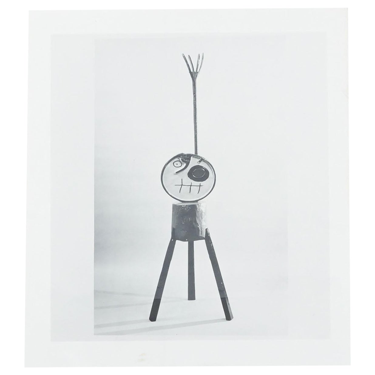 Photographie de la sculpture de Joan Miro réalisée par l'Art Institute of Chicago, 1971