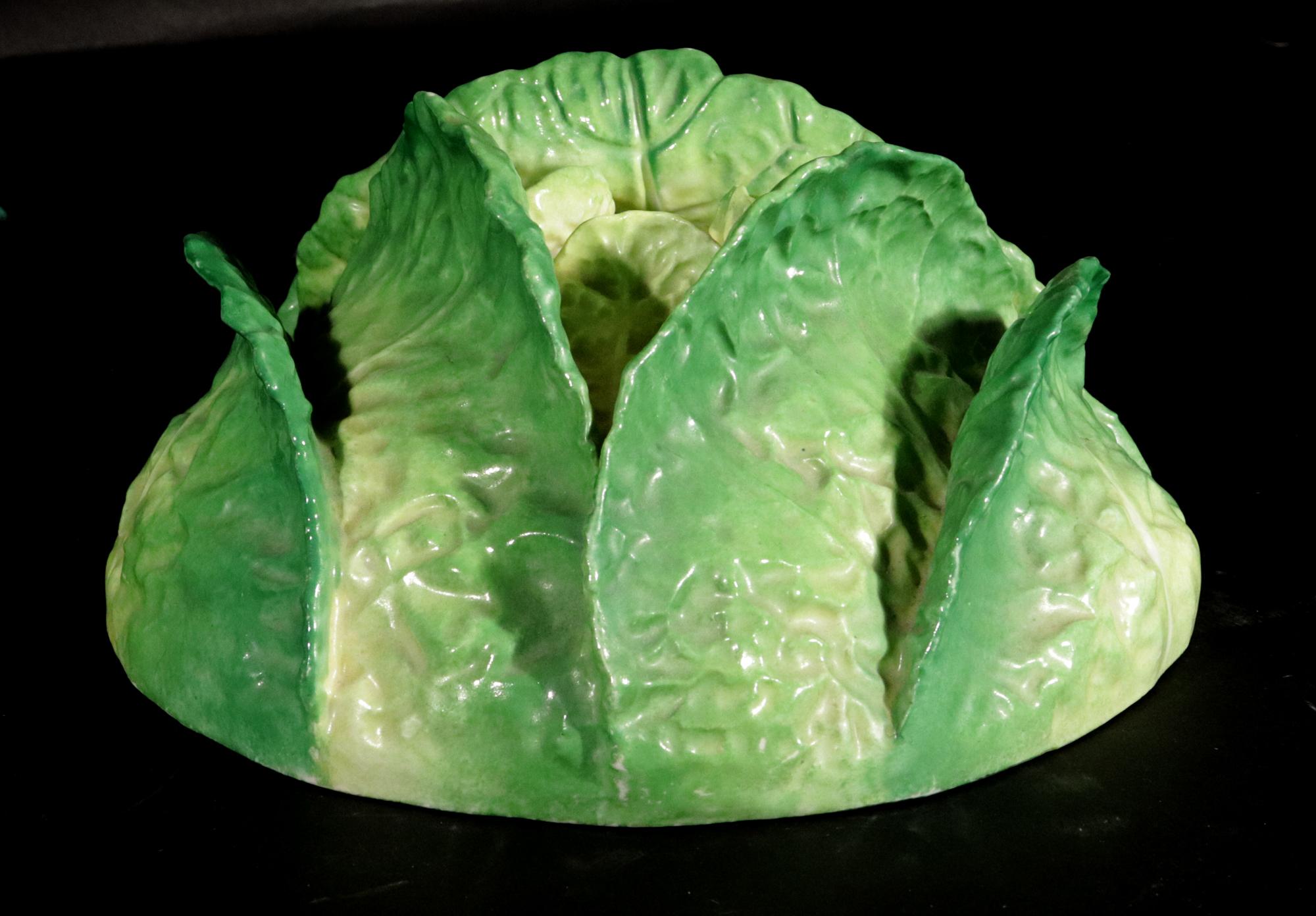 L'art du naturalisme : Soupière à choux et support en porcelaine de Jacob Petit en vente 5