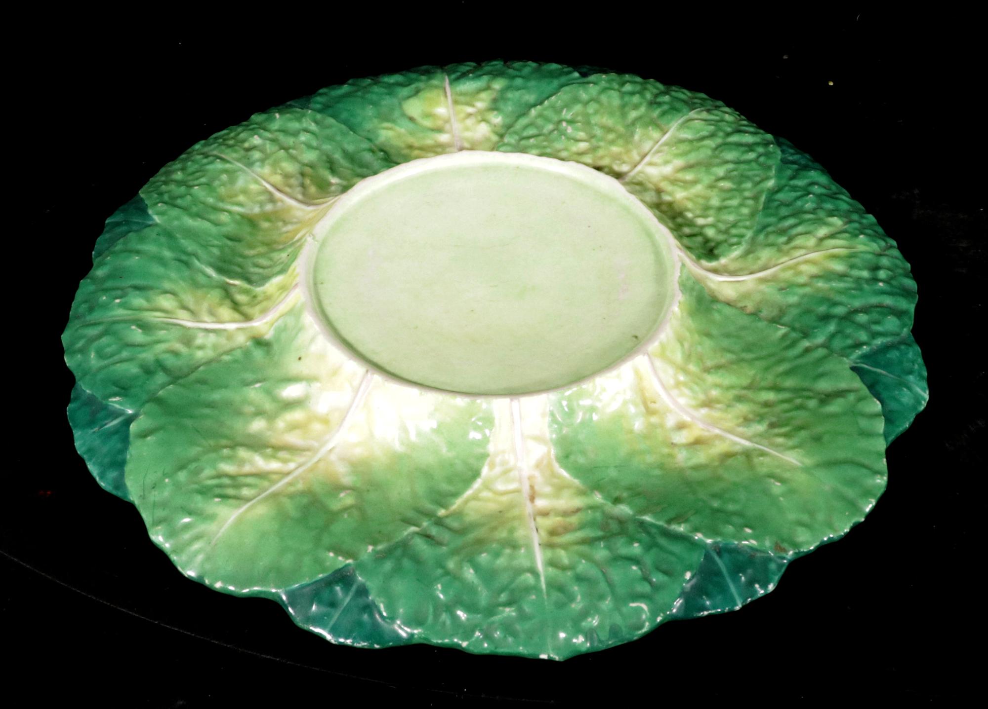 L'art du naturalisme : Soupière à choux et support en porcelaine de Jacob Petit en vente 7