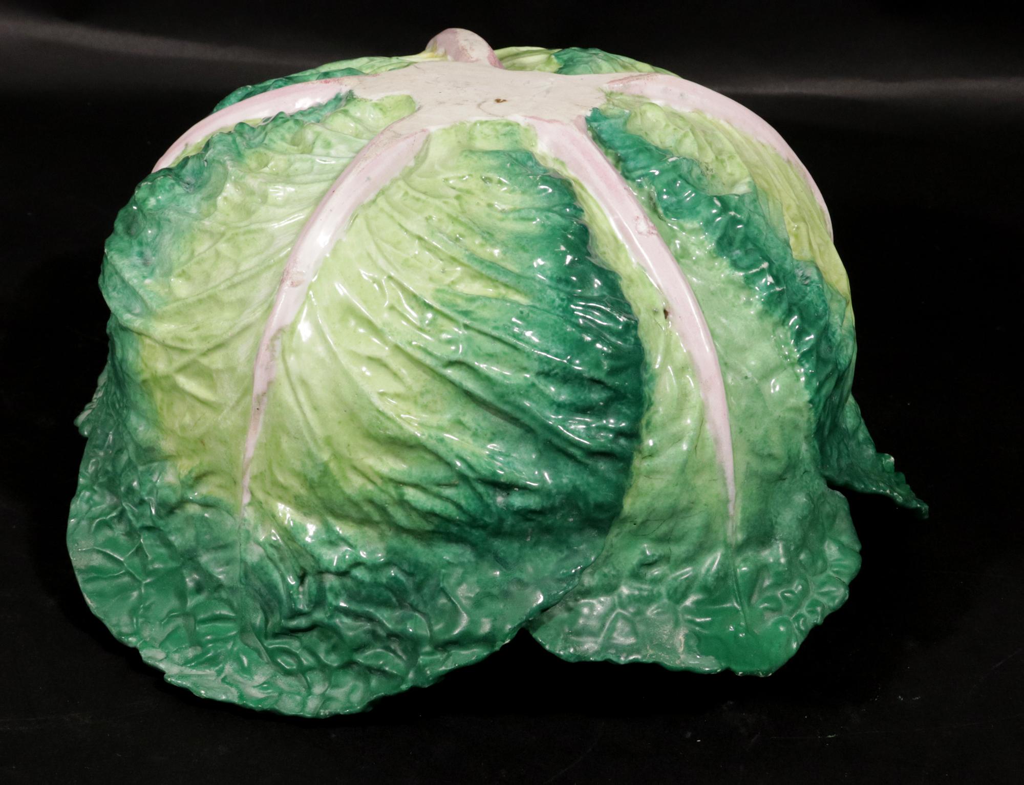 L'art du naturalisme : Soupière à choux et support en porcelaine de Jacob Petit en vente 12