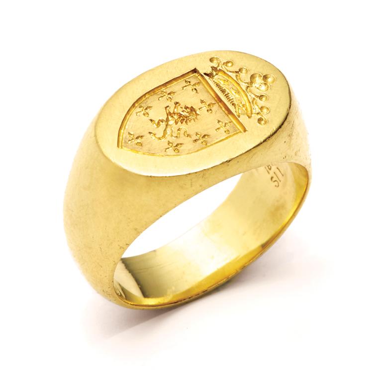 Contemporary Susan Lister Locke The Ashley Oval Signet Ring in 18 Karat Gold For Sale