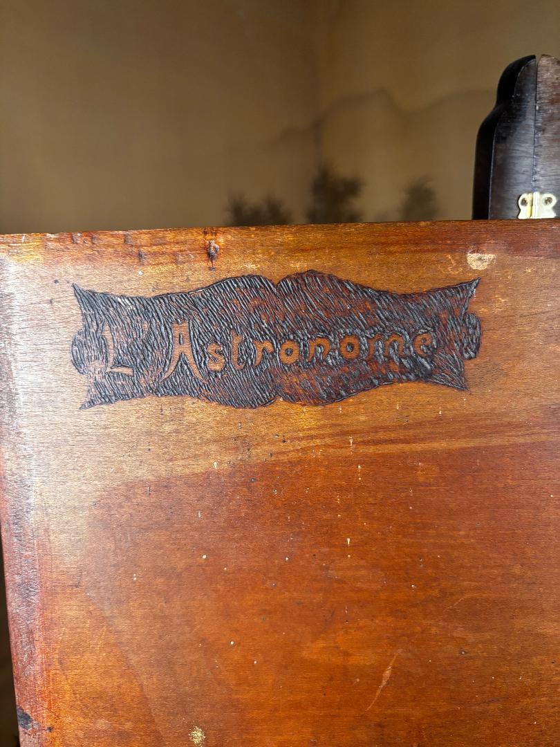 El astrónomo Pintura histórica única de arte popular Firmada 1918 en venta 5