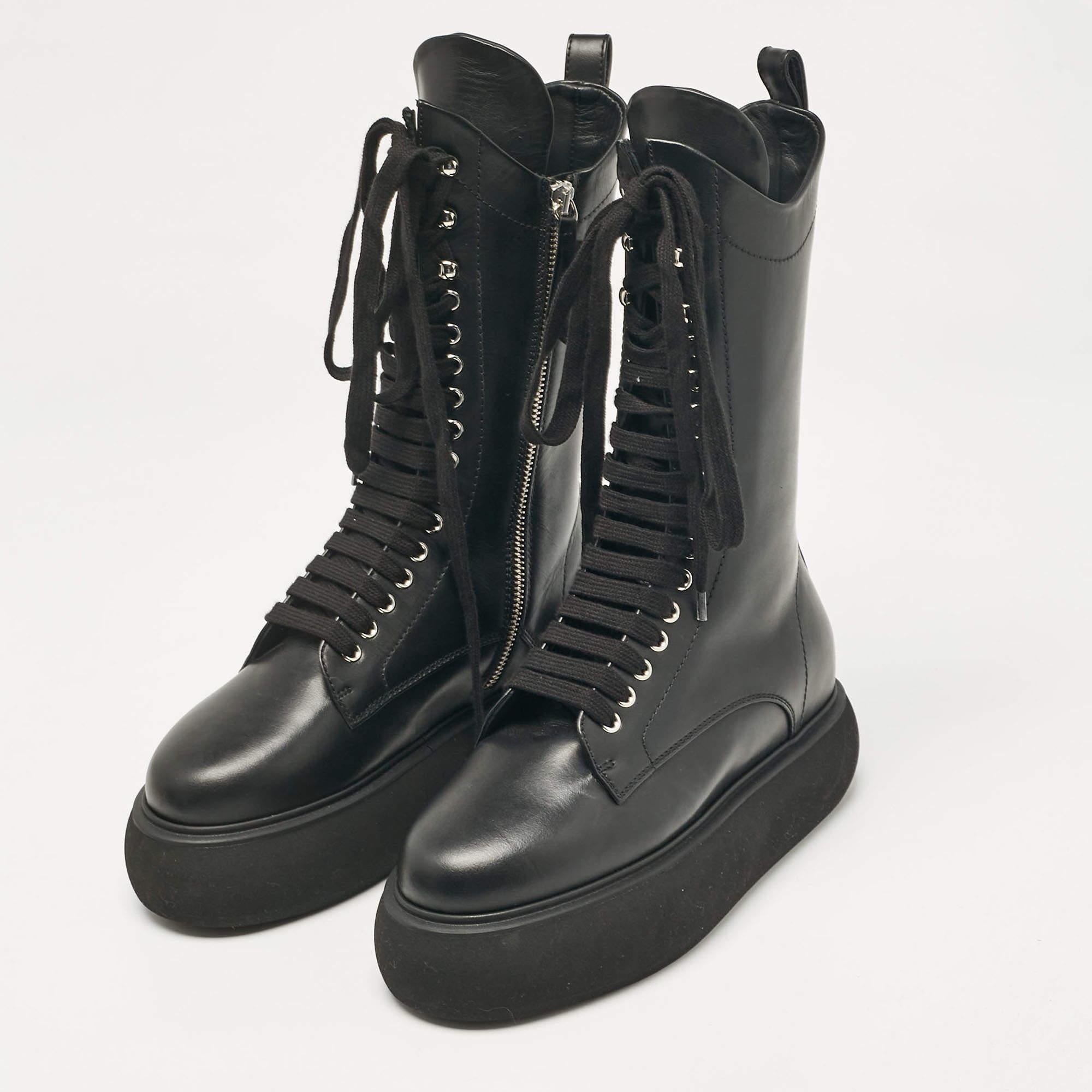 Meticulously designed into a smart silhouette these boots are on point with style. They come with comfortable insoles and durable outsoles to last you forever. These boots are just amazing and you definitely need to get them right away.
