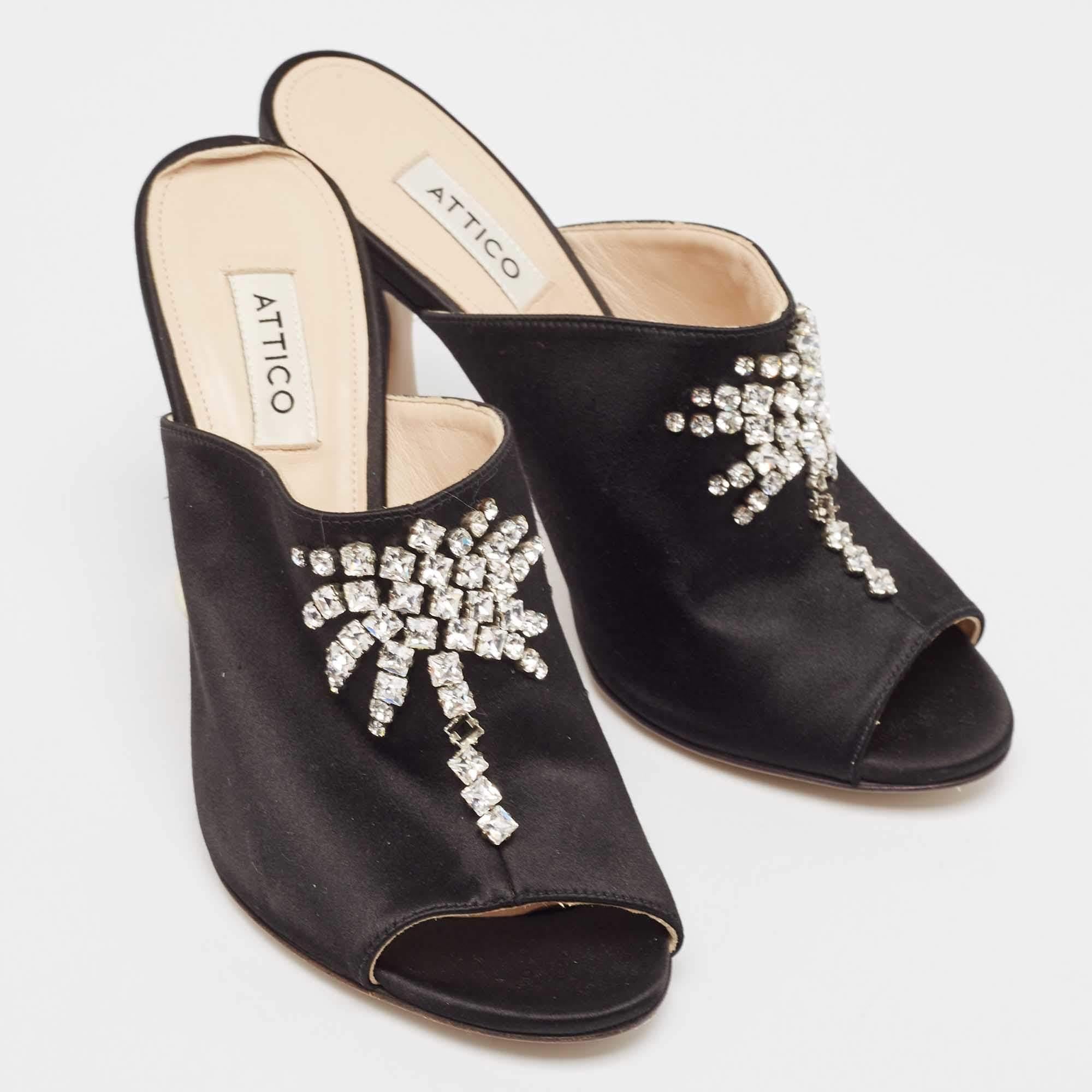 The Attico Satin noir Crystal Embellished Pamela Mules Size 38 Excellent état - En vente à Dubai, Al Qouz 2