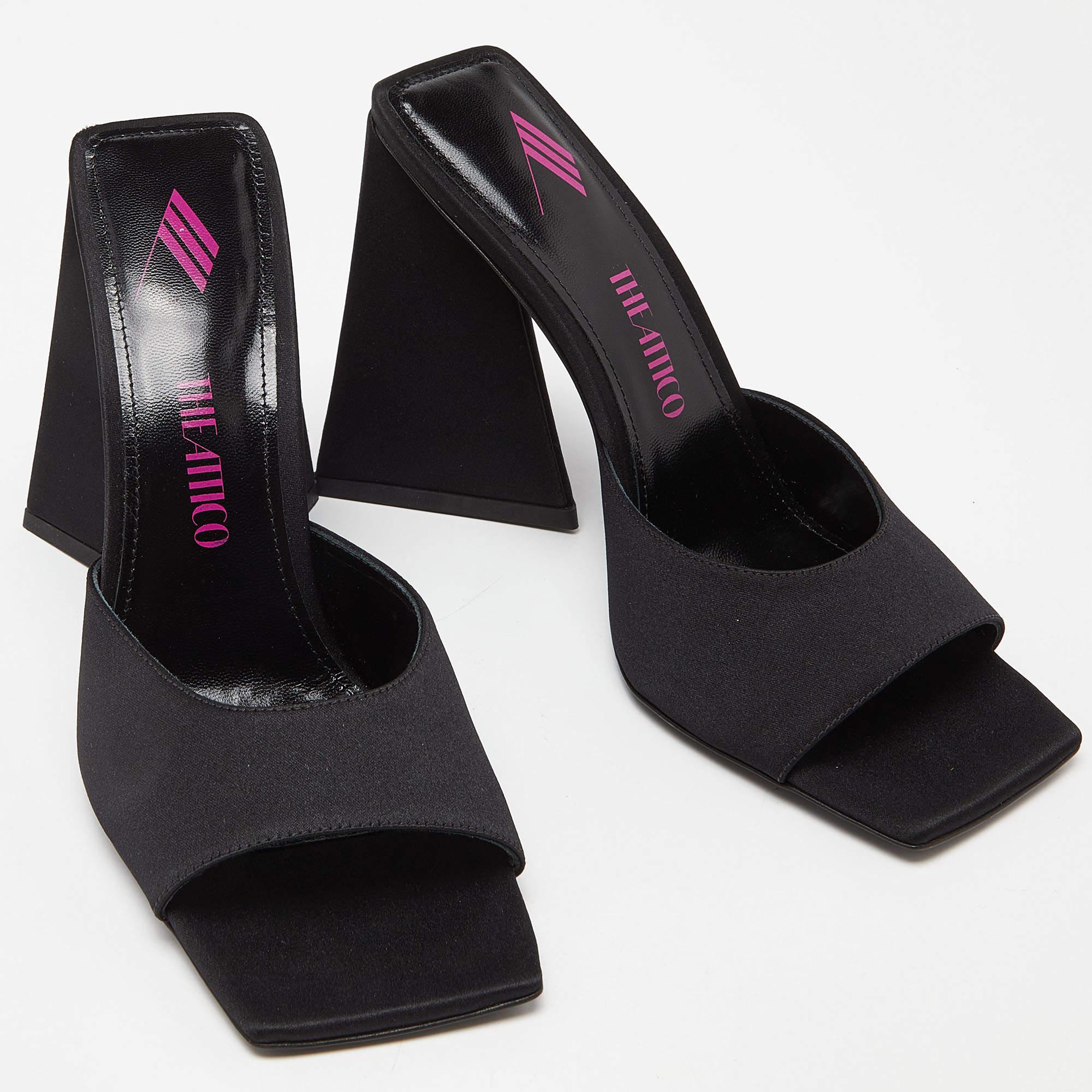 The Attico Black Satin Devon Slide Sandals Size 38.5 In New Condition For Sale In Dubai, Al Qouz 2