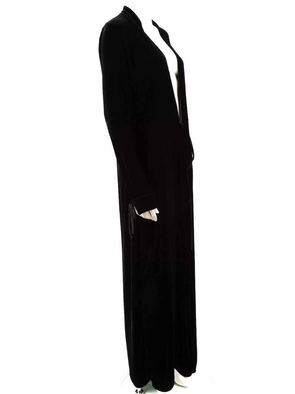CONDITION is Very good. Minimal wear to coat is evident. Minimal pilling to interior lining. One side of the brand label has come unstitched on this used The Attico designer resale item.
 
 
 
 Details
 
 
 Black
 
 Velvet
 
 Nightgown
 
 Tie