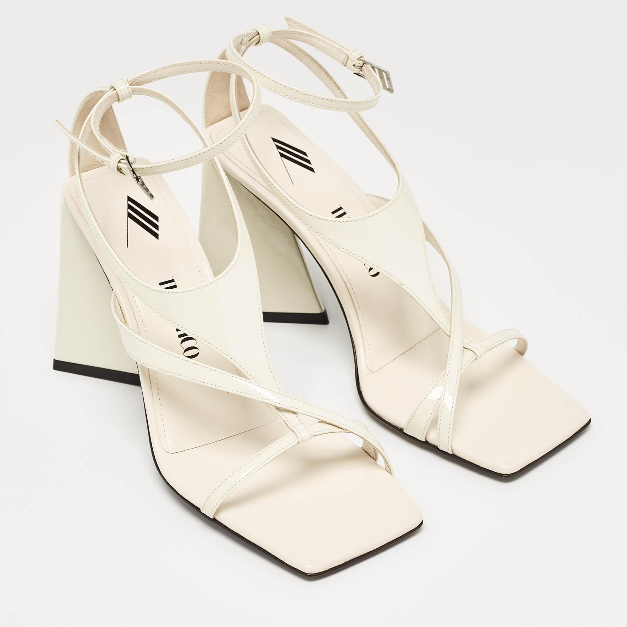 The Attico Sandales Devon à lanières à la cheville, couleur crème, taille 38,5 Neuf - En vente à Dubai, Al Qouz 2