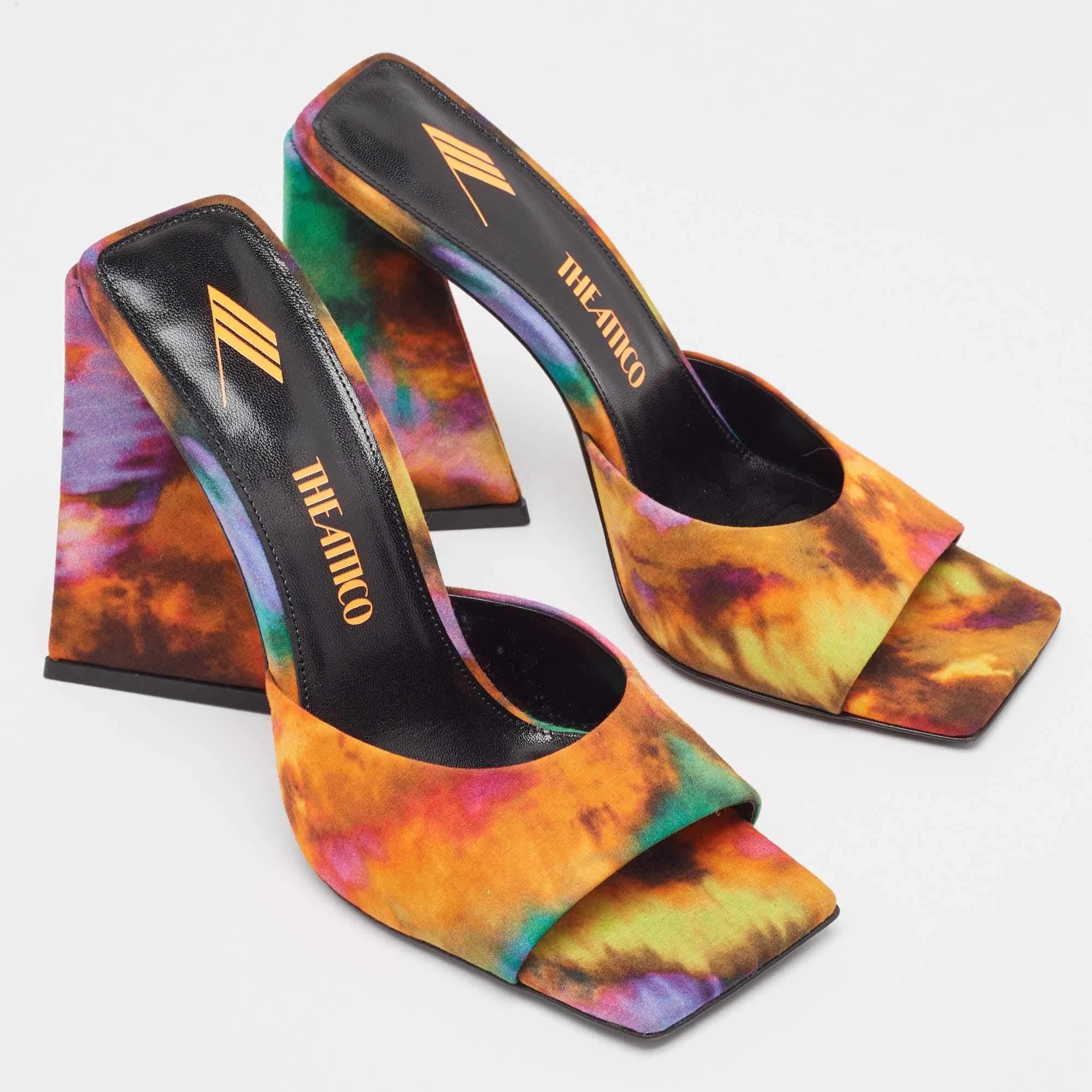 The Attico Multicolor Canvas Block Heel Slide Sandals Size 39 In New Condition For Sale In Dubai, Al Qouz 2