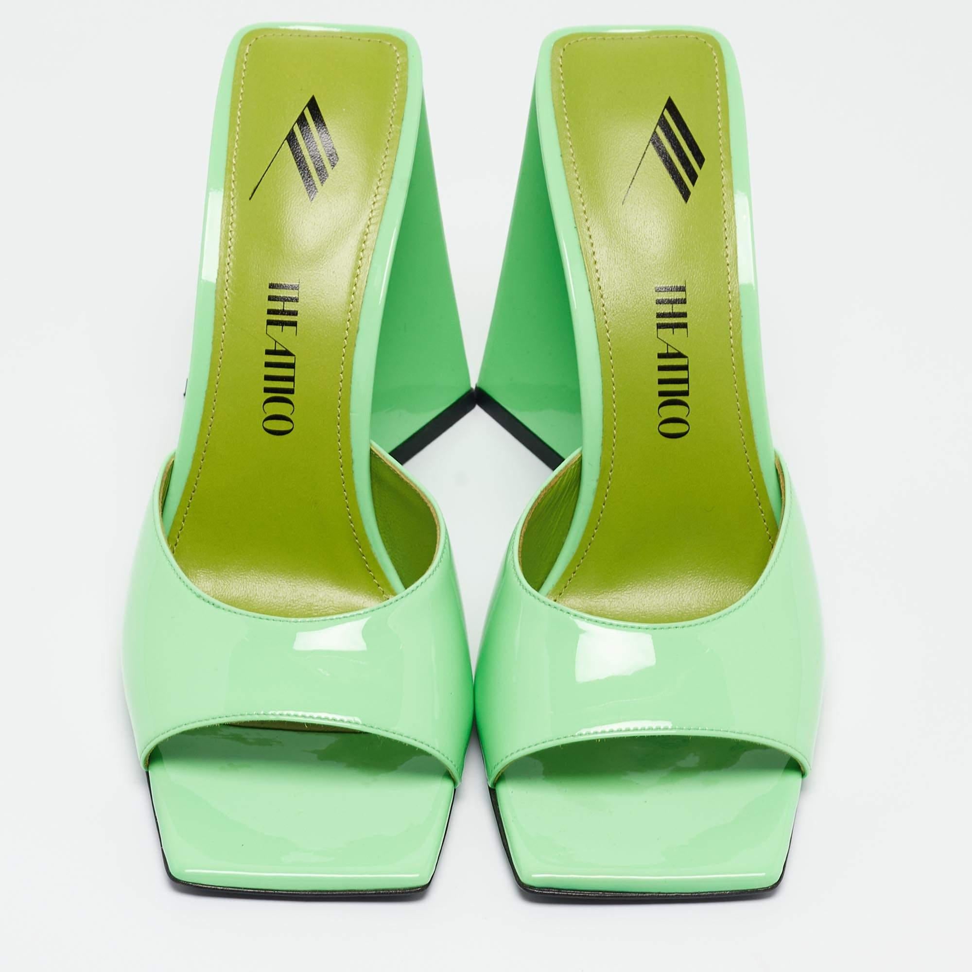 The Attico Neon Green Patent Devon Open Toe Slide Sandals Size 39 In Excellent Condition For Sale In Dubai, Al Qouz 2
