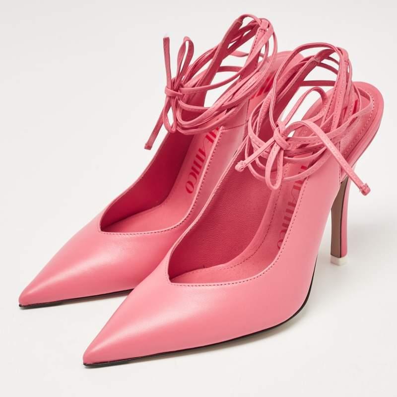 Curvaceous arches  a feminine appeal  and a well built structure define this set of designer pumps. Coming with comfortable insoles and sleek heels  style them with your favorite outfits.