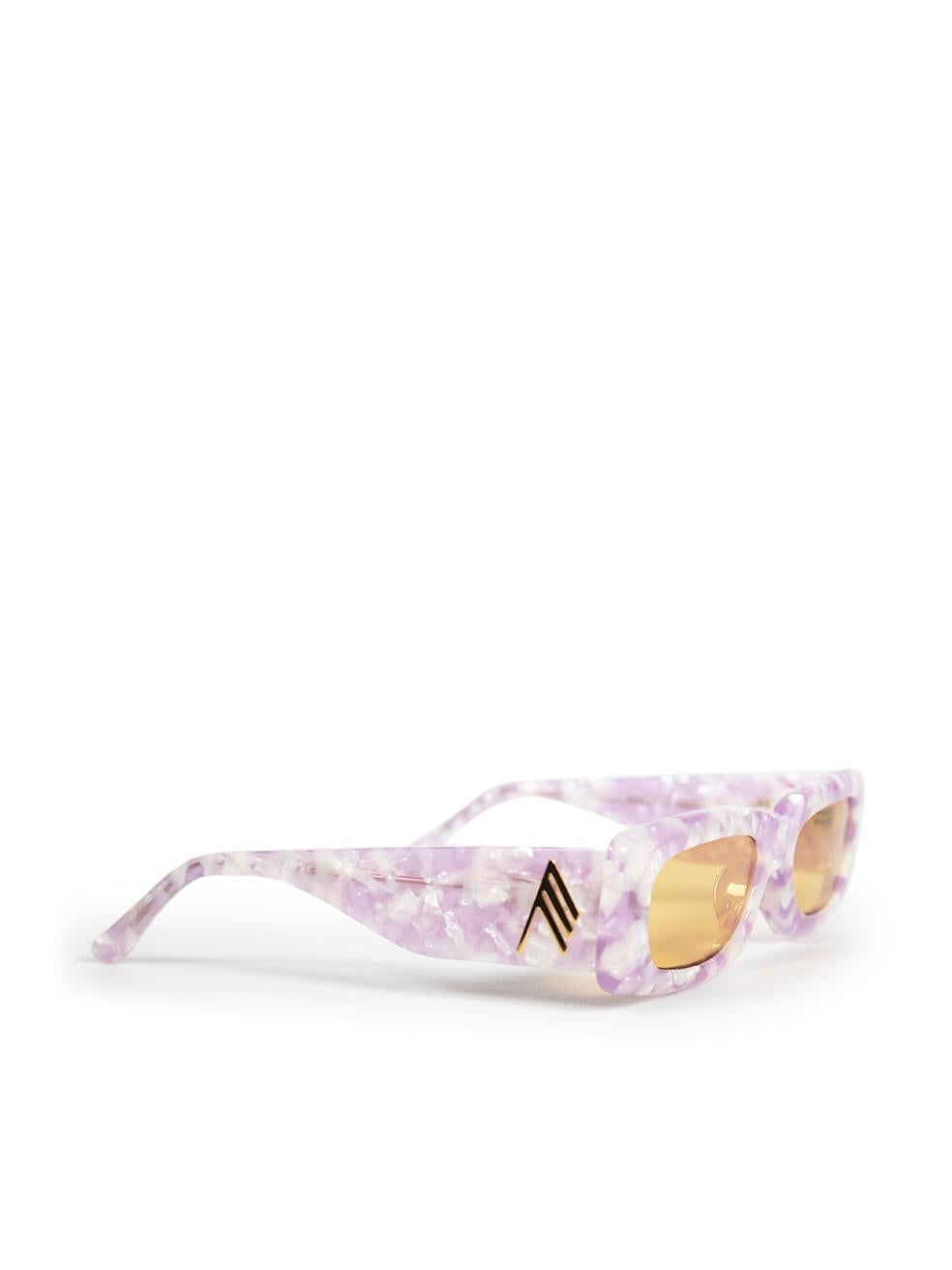 CONDITION is Very good. Hardly any visible wear to the sunglasses is evident on this used The Attico designer resale item. This item comes with the original box and case.
 
 
 
 Details
 
 
 Purple
 
 Acetate
 
 Rectangle sunglasses
 
 Marbled