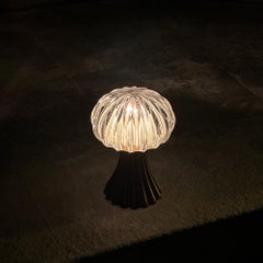 Lampada LED portatile Aurelia in cristallo e bronzo di André Fu Living