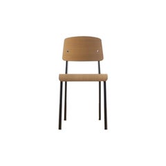 La chaise « Authentic Standard » en chêne naturel et noir, signée Jean Prouvé
