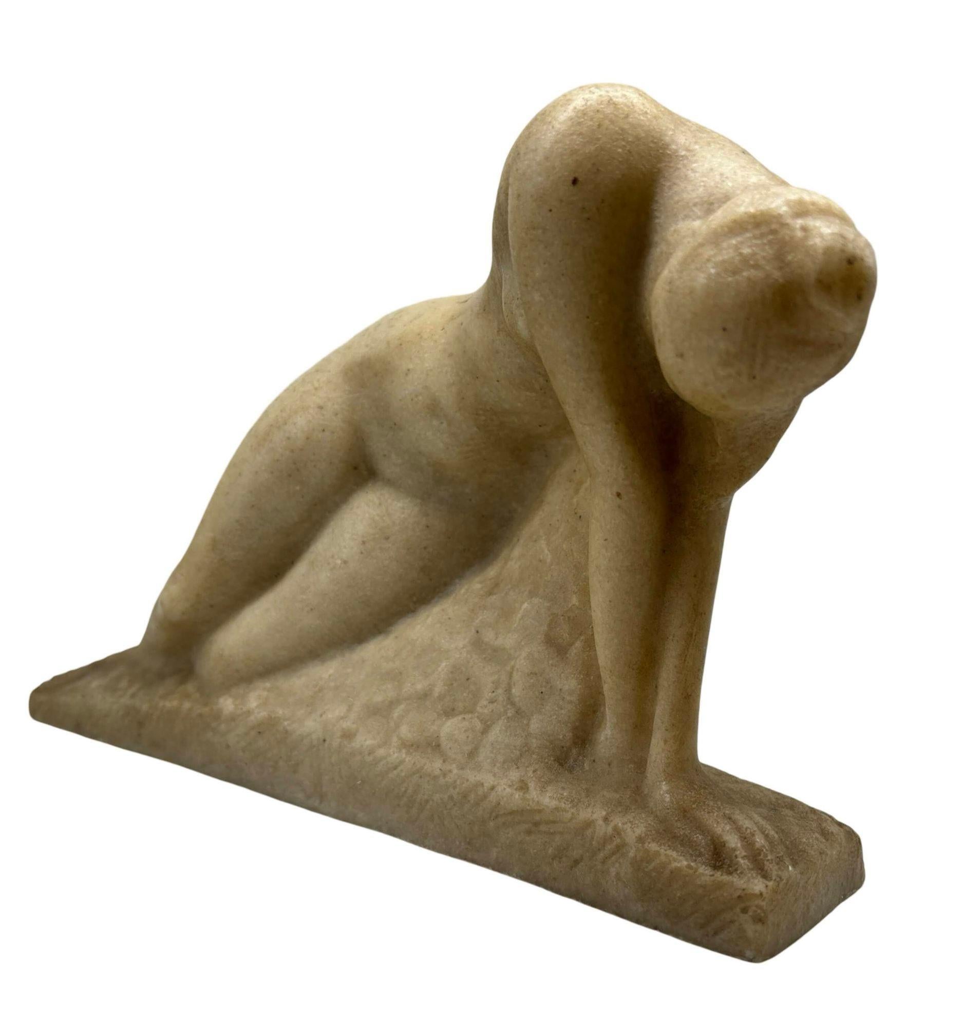 Statua femminile composita in pietra 