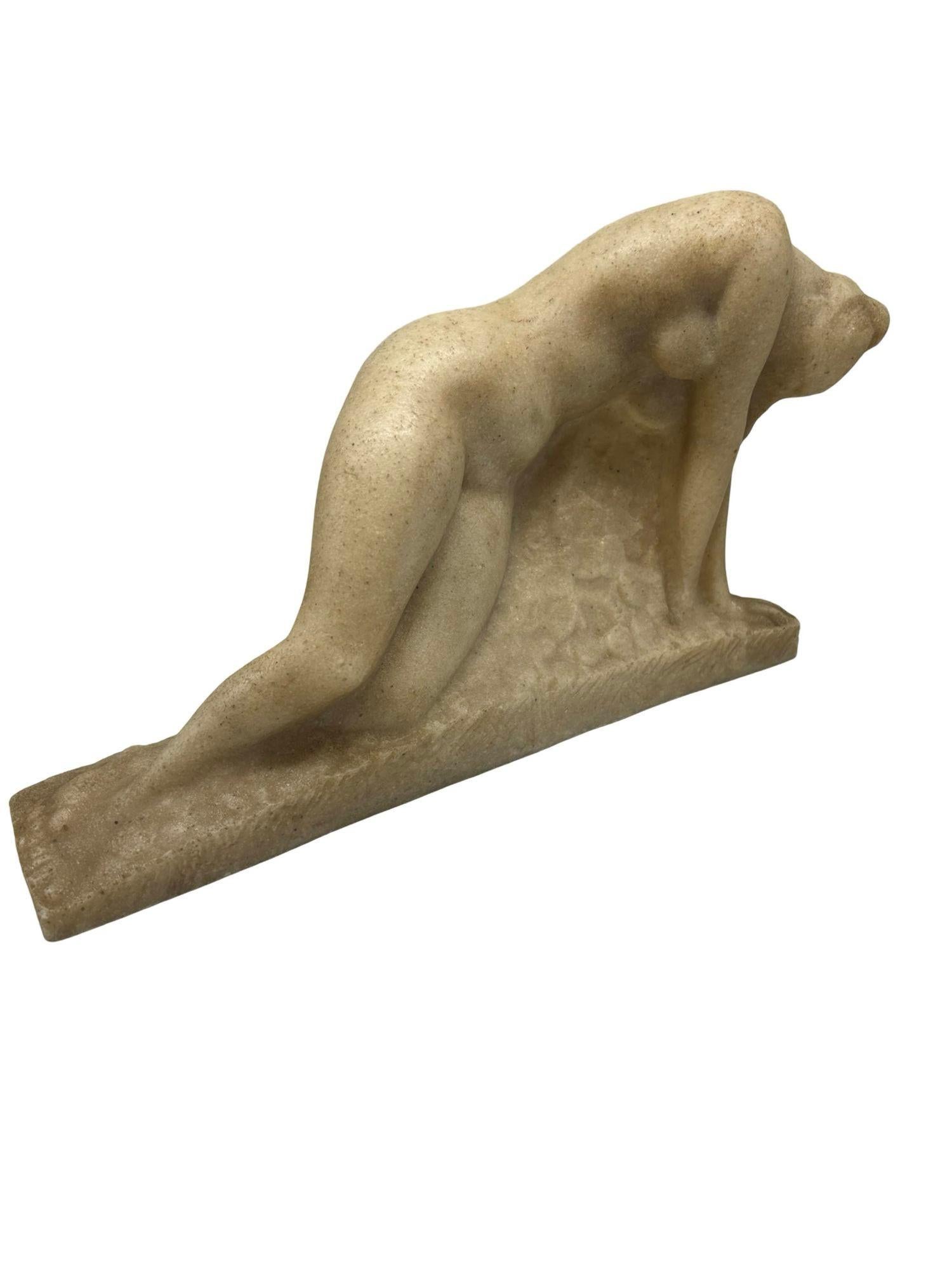 Statua femminile composita in pietra 