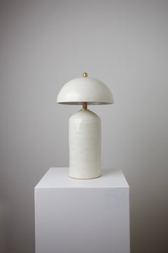 Lámpara de mesa moderna de cerámica hecha a mano, con columna forrada en cuero, EE. UU.
