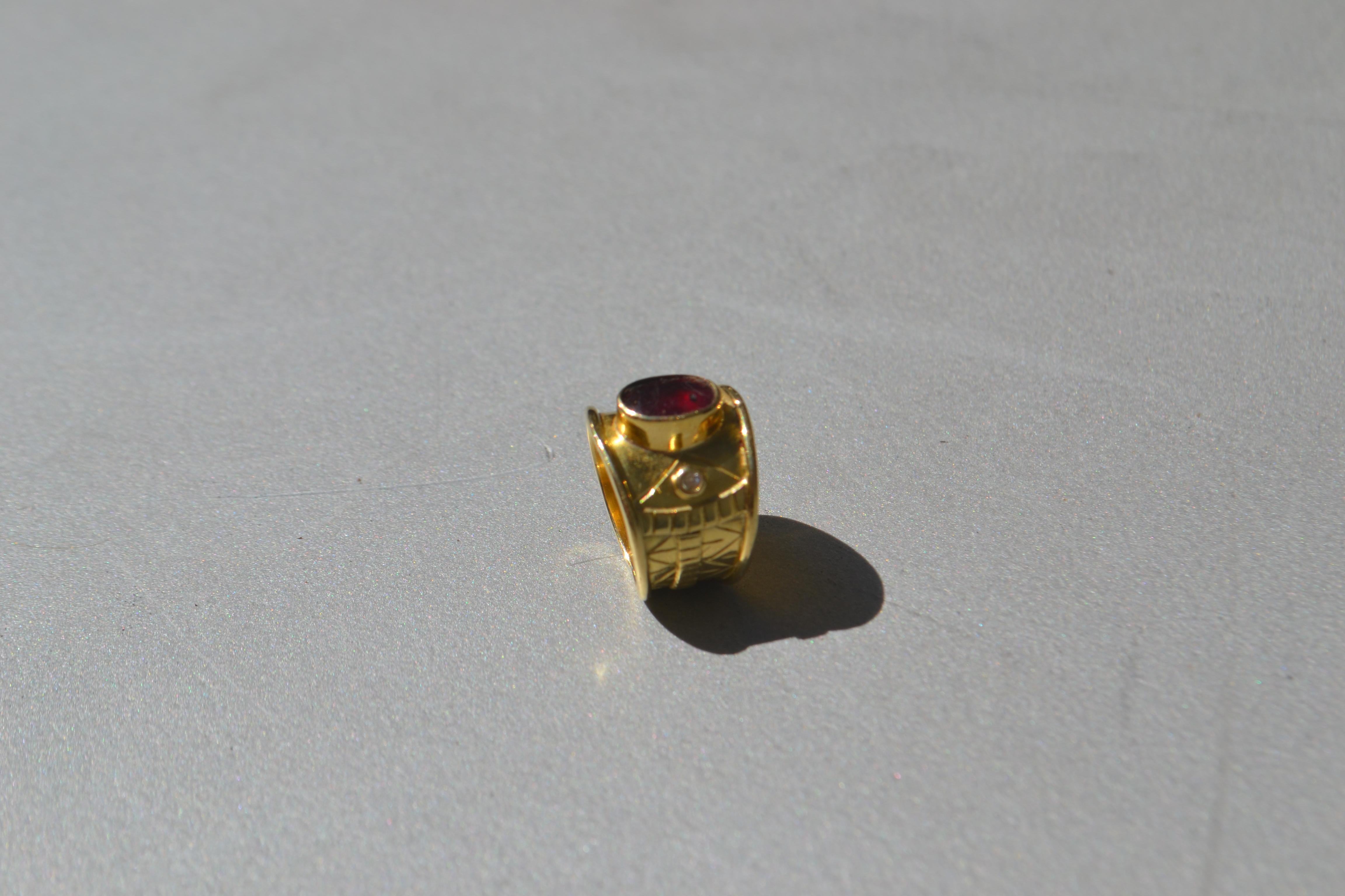 For Sale:  Aztec Ring in 18k Gold with Ruby and Two Diamonds 2