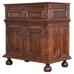 Barons Delaware Boston Joined Chest of Drawers, US American Colonial