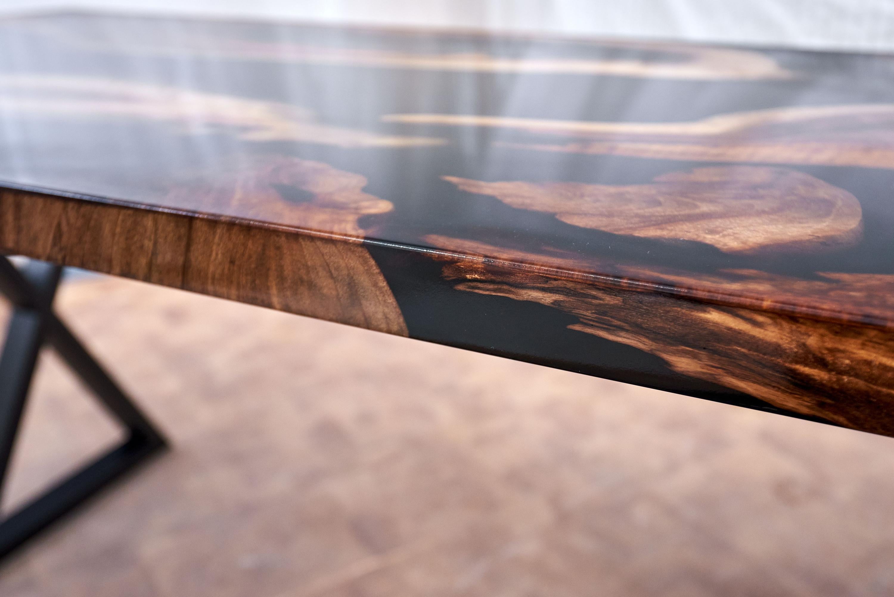 Battle of the Universes Solid Ancient Walnut Roots Modern Dining Table In New Condition For Sale In København N, DK