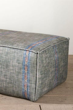 Tabouret ottoman 'Bazaar' par TallBoy Interiors