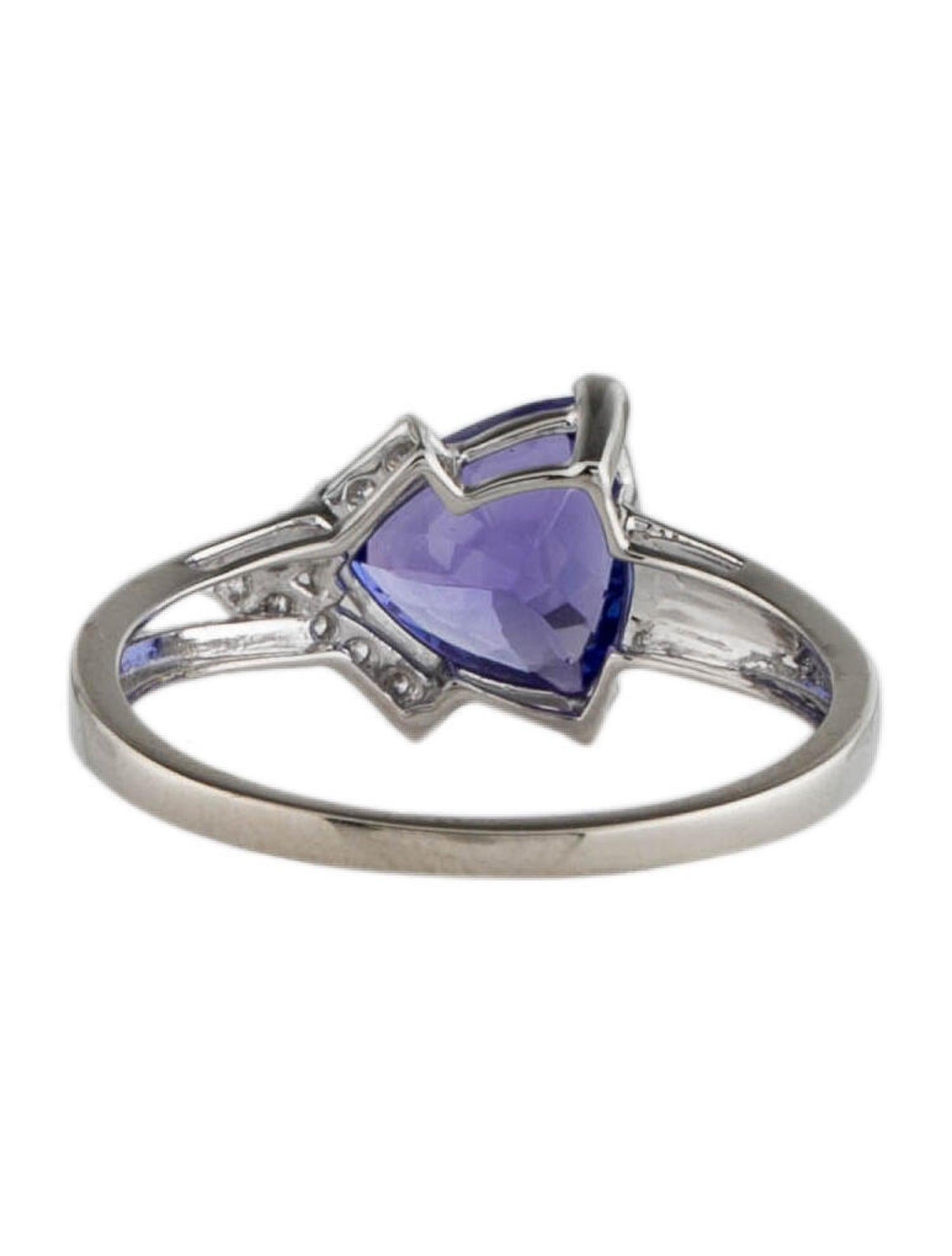 Luxurious 14K Tanzanite & Diamond Cocktail Ring, Size 7.25 - Statement Jewelry In New Condition In Holtsville, NY