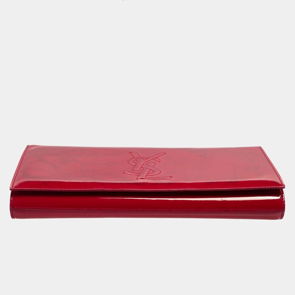 The Belle De Jour clutch by Yves Saint Laurent is a creation that is stylish and For Sale 7