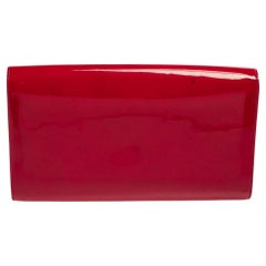 The Belle De Jour clutch by Yves Saint Laurent is a creation that is stylish and