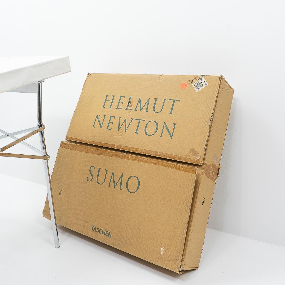 Le grand livre SUMO de Helmut Newton « Unopened), années 1990 en vente 3