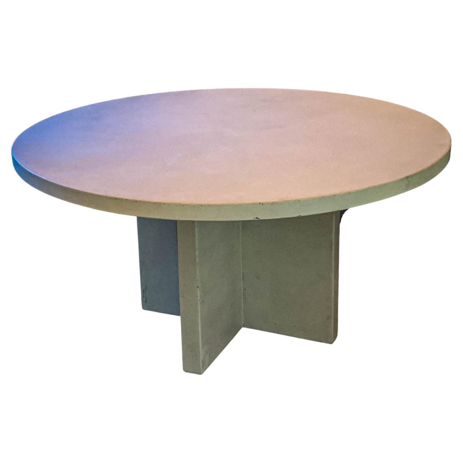 Table Bistro, table en béton de Dylan Myers 