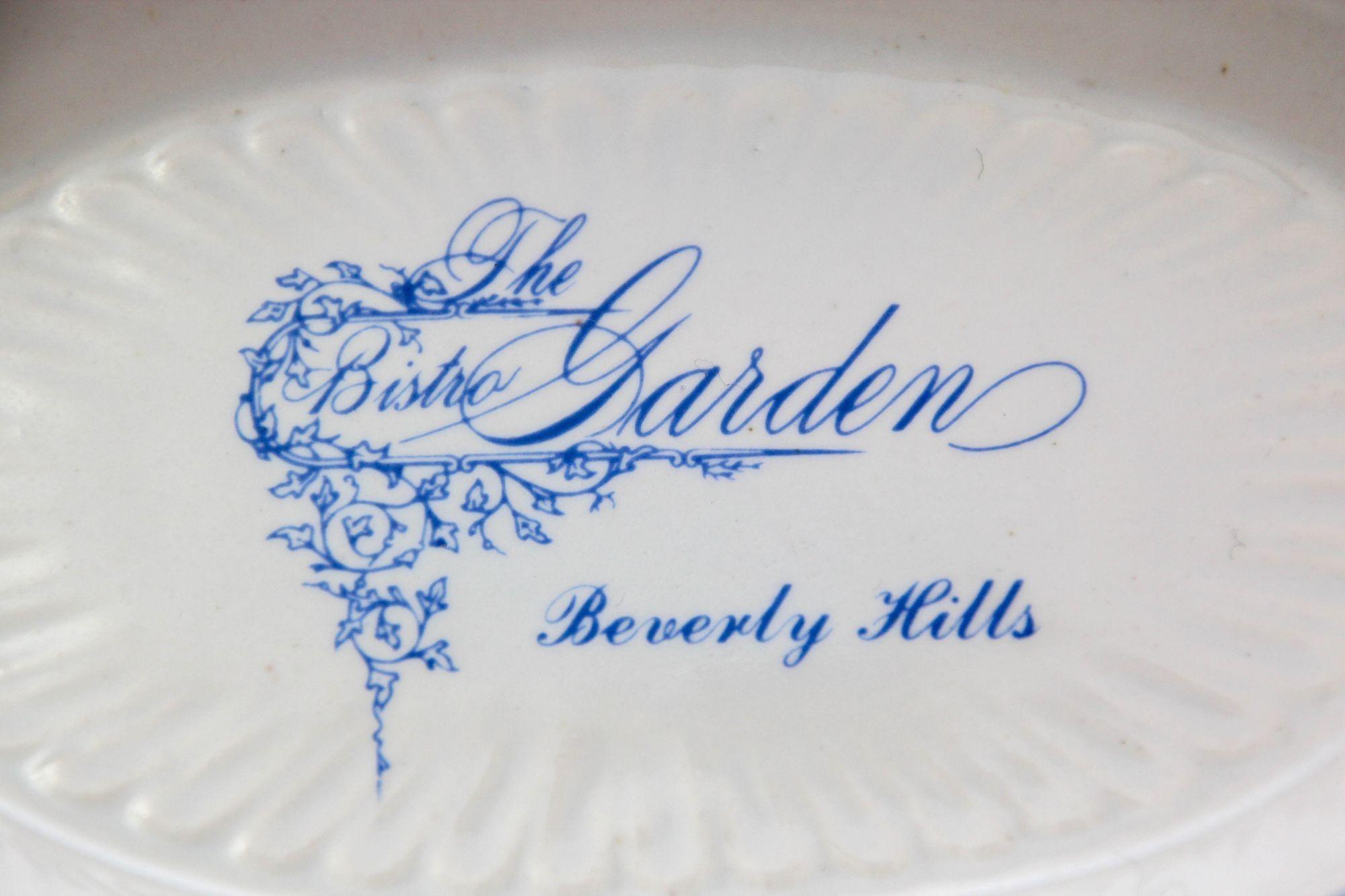 XX secolo Il giardino del Bistro di Beverly Hills, piatto portacenere in porcellana da collezione anni '70 in vendita