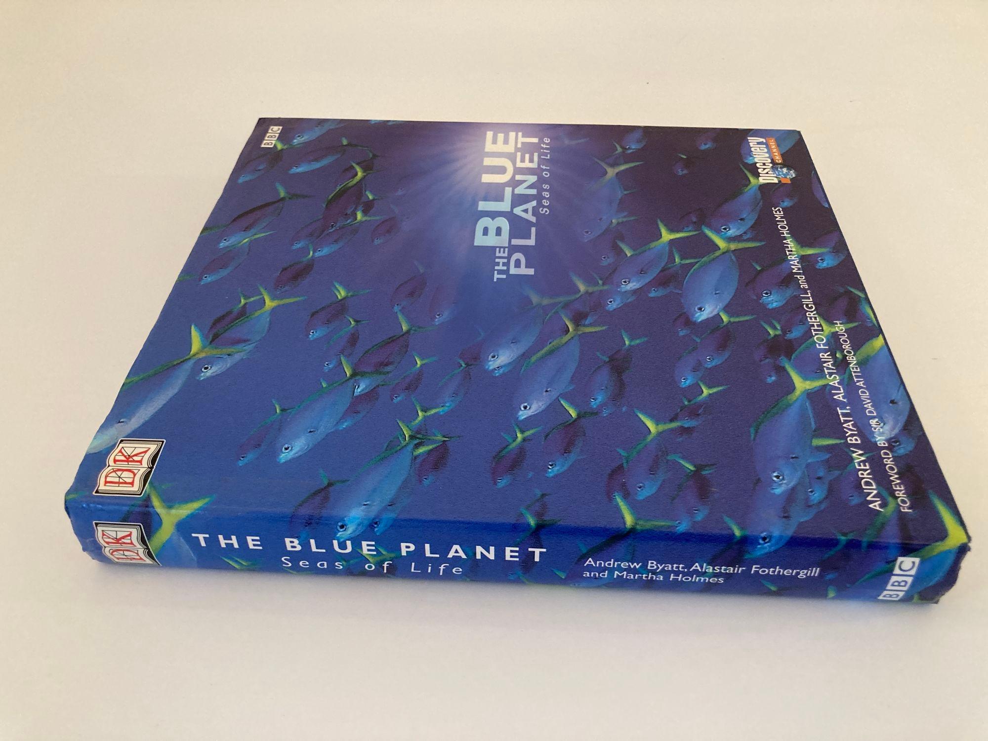 La Planète bleue : une histoire naturelle des océans Livre à couverture rigide en vente 8