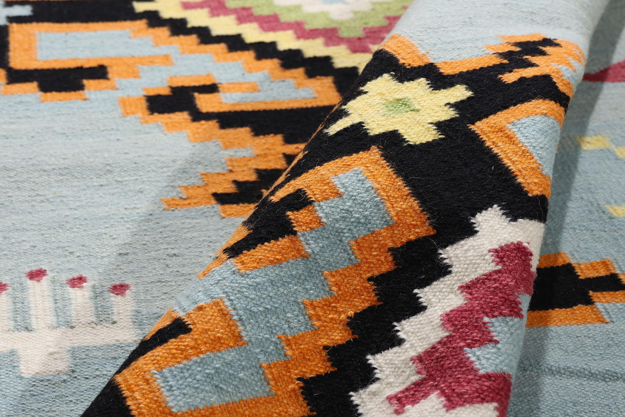 Indiano La bussola boema: Un moderno kilim tribale dalla geometria eterea in vendita