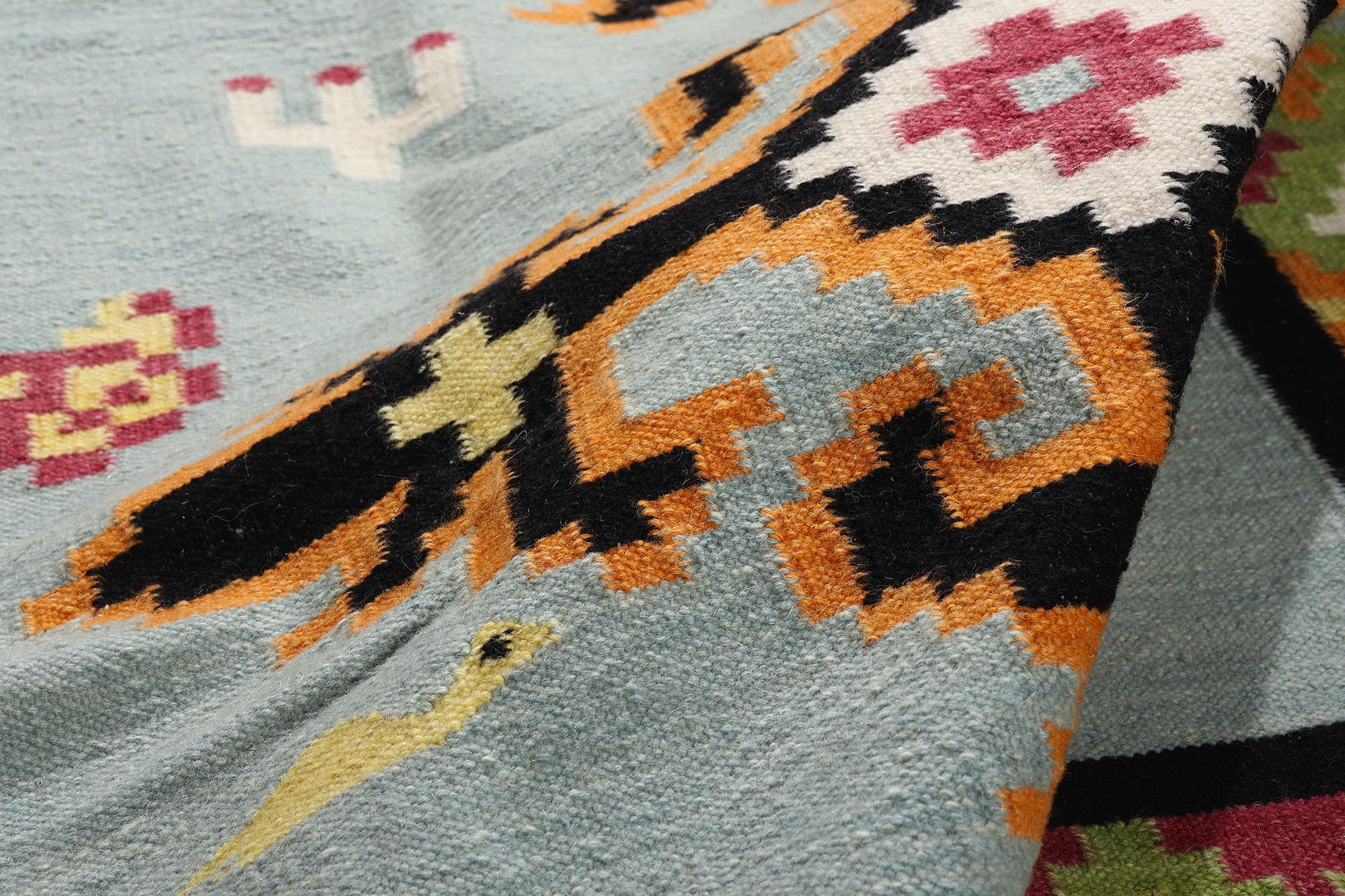 Indien La boussole de Bohème : Un kilim tribal moderne à la géométrie éthérée en vente