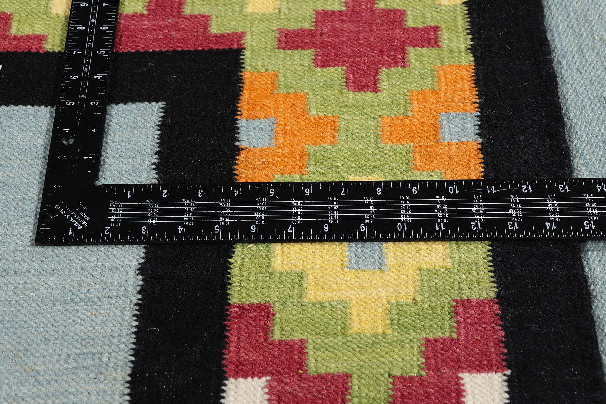 La bussola boema: Un moderno kilim tribale dalla geometria eterea in vendita 1