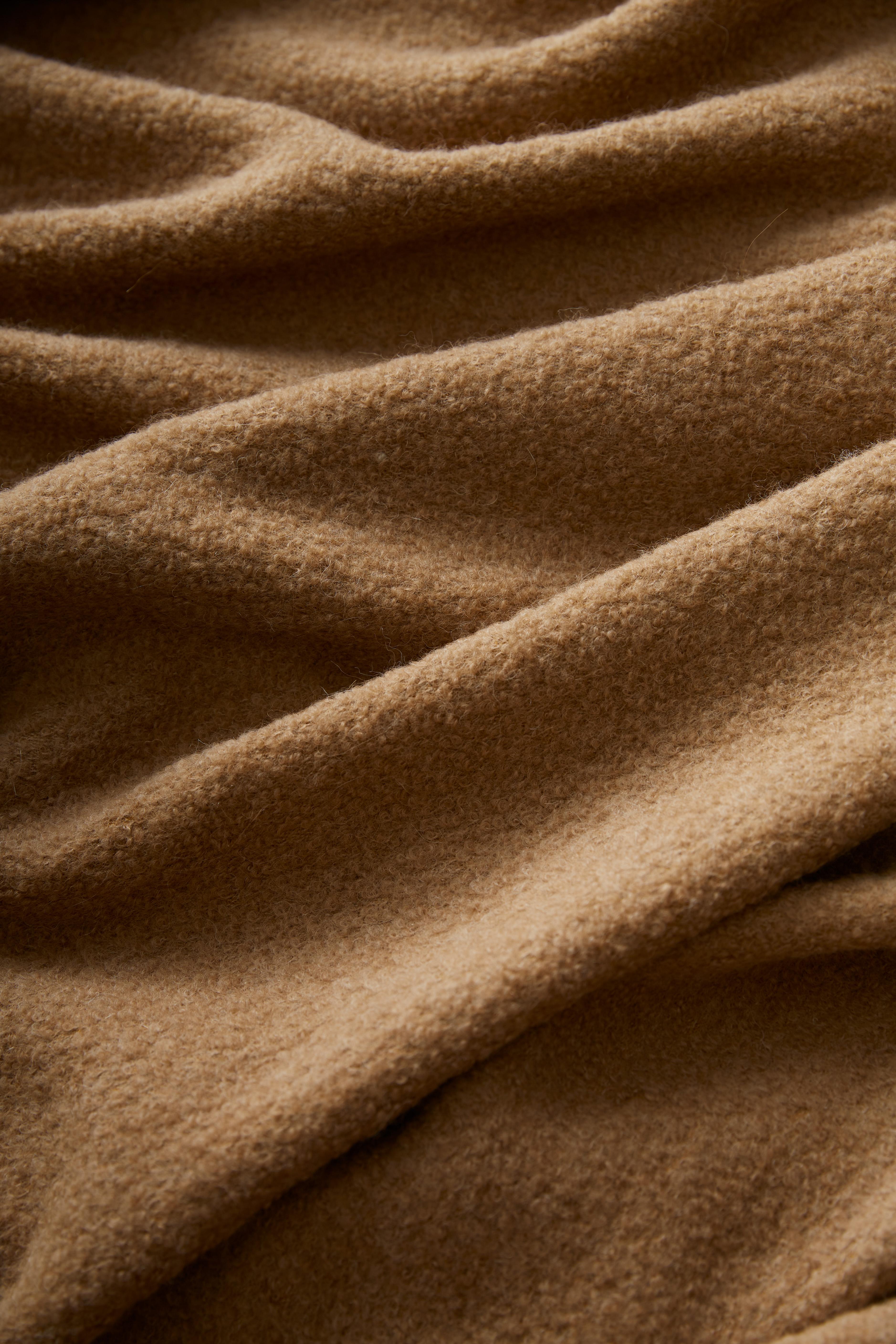 Tessuto Il copriletto Bouclé King/Cal King Camel in vendita
