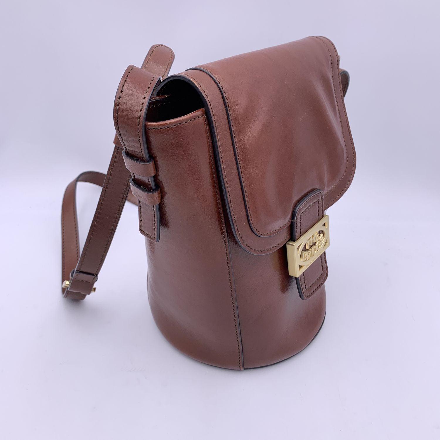 The Bridge Brown Leather Shoulder Bag Flap Bucket In Excellent Condition For Sale In Rome, Rome