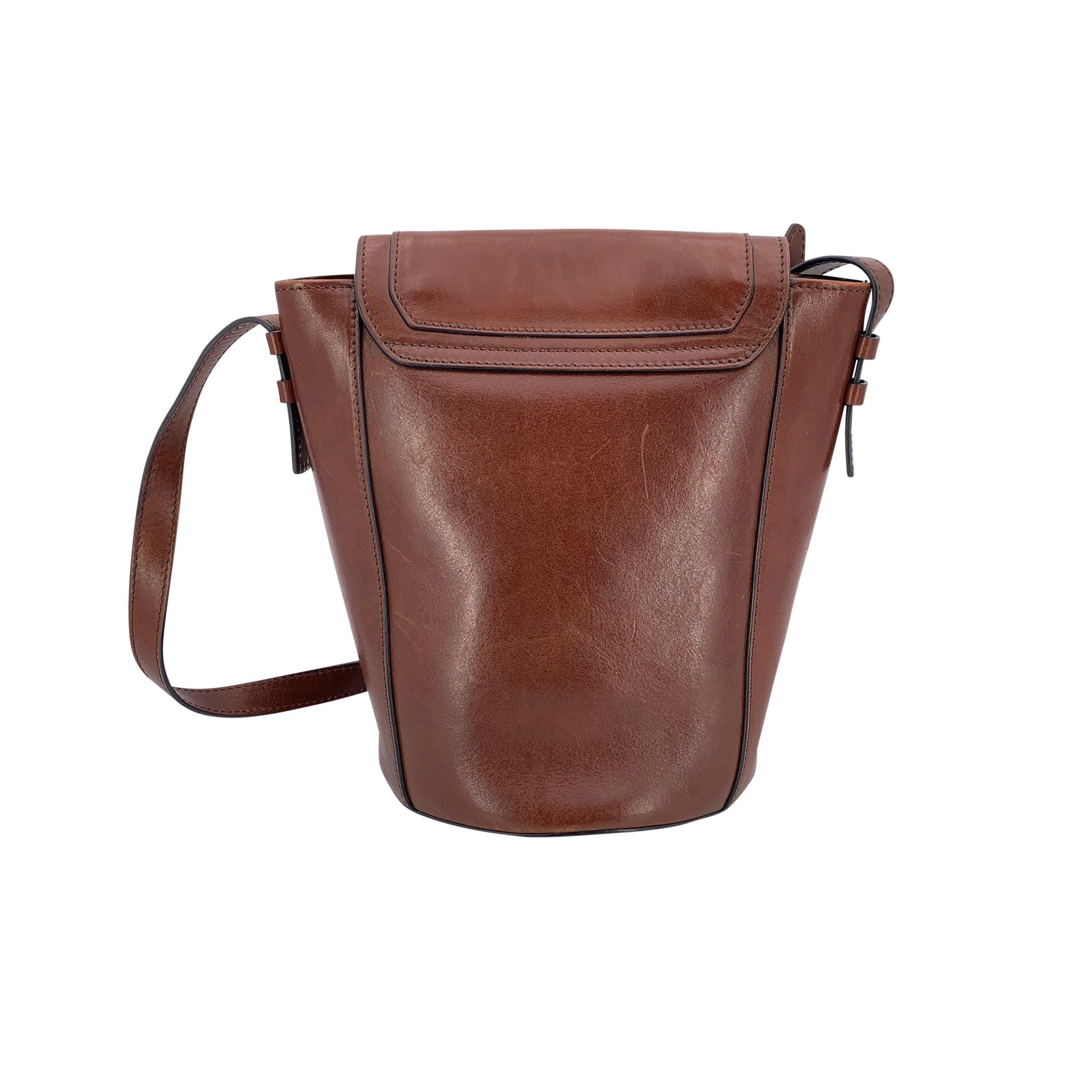 The Bridge Vintage Braun Leder Umhängetasche Flap Bucket im Zustand „Gut“ im Angebot in Rome, Rome