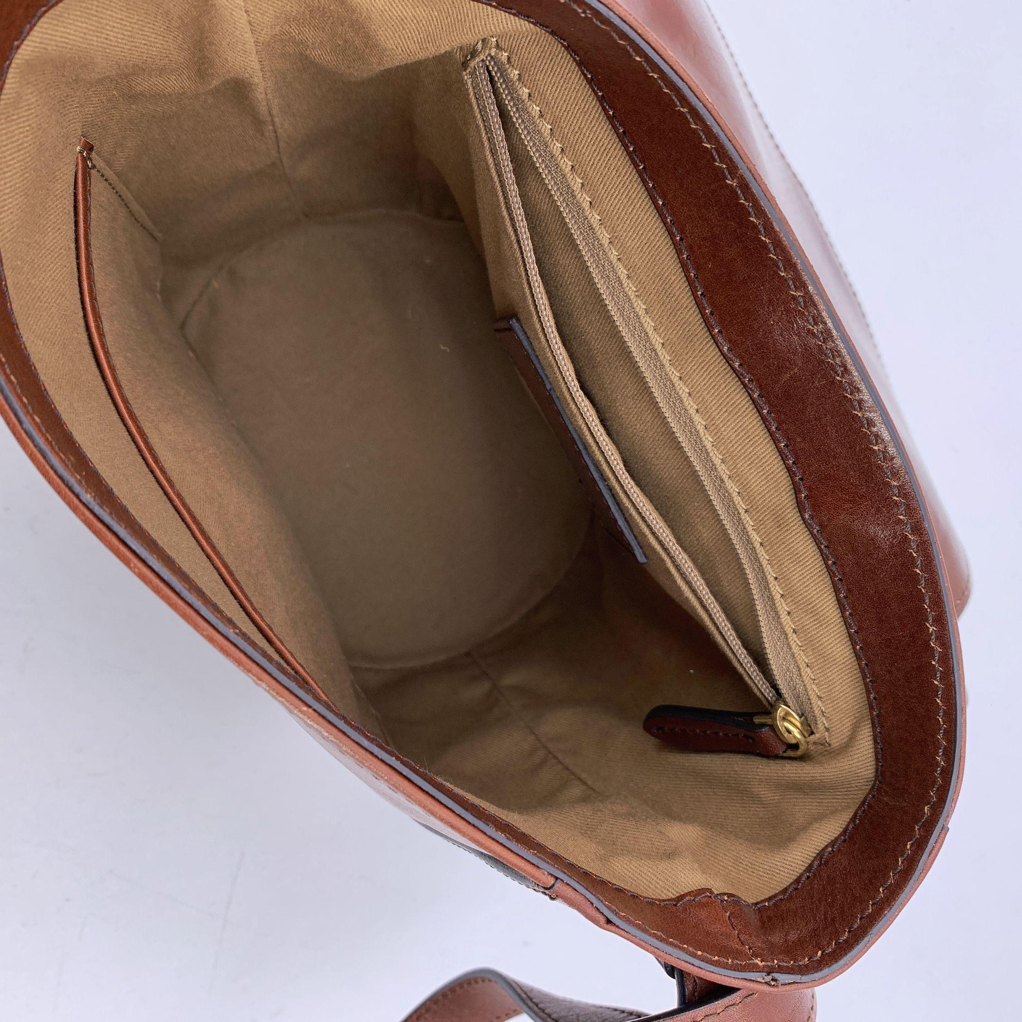 The Bridge Vintage Braun Leder Umhängetasche Flap Bucket Damen im Angebot