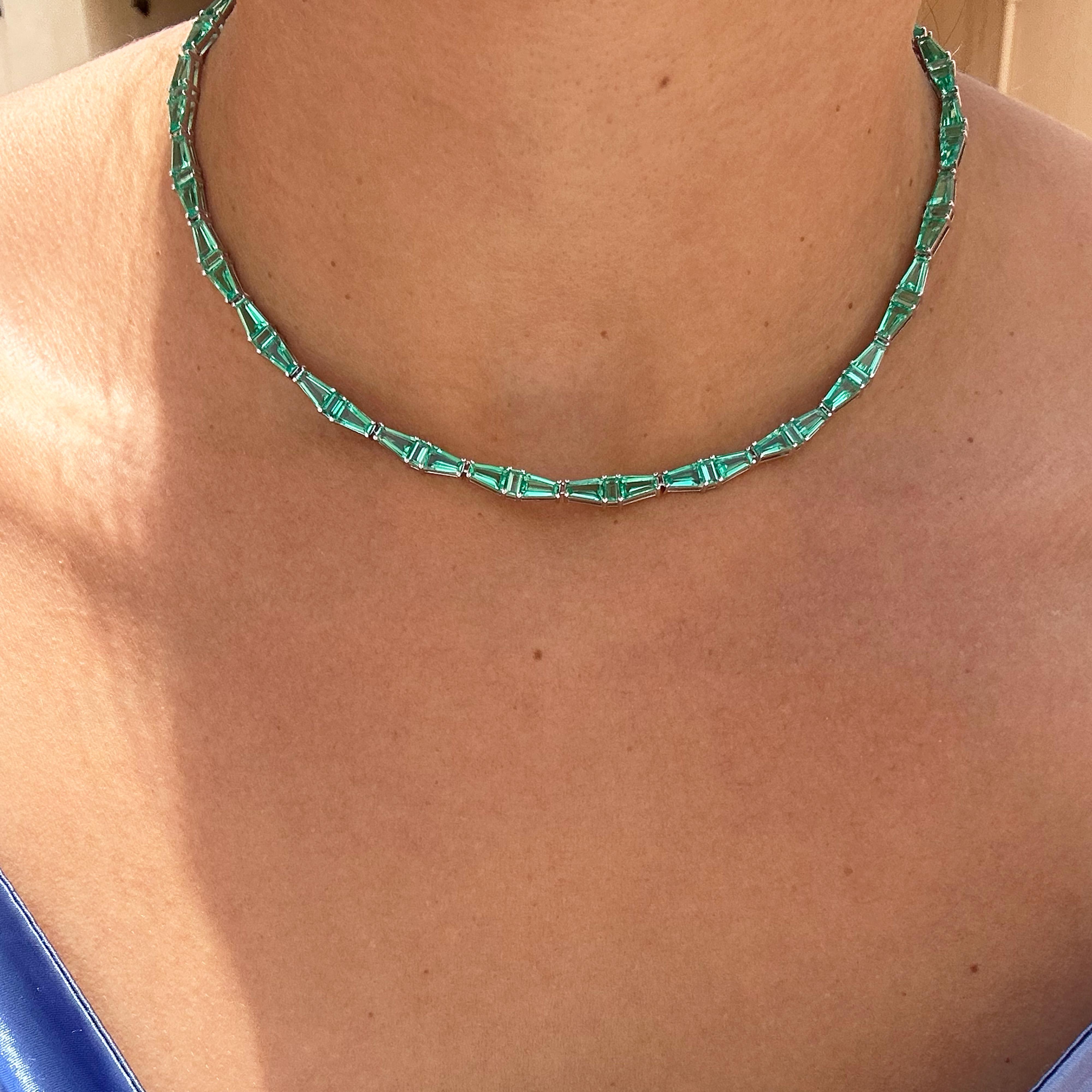 Art Deco The Bright Emerald Custom Cut Tapered Baguette Choker, 10kt Yellow Gold For Sale