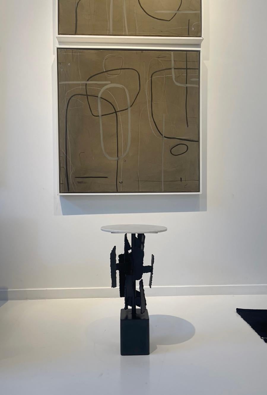 The Brut Skulpturaler Beistelltisch von Morgan Clayhall, Stahl und Marmor Design (21. Jahrhundert und zeitgenössisch) im Angebot