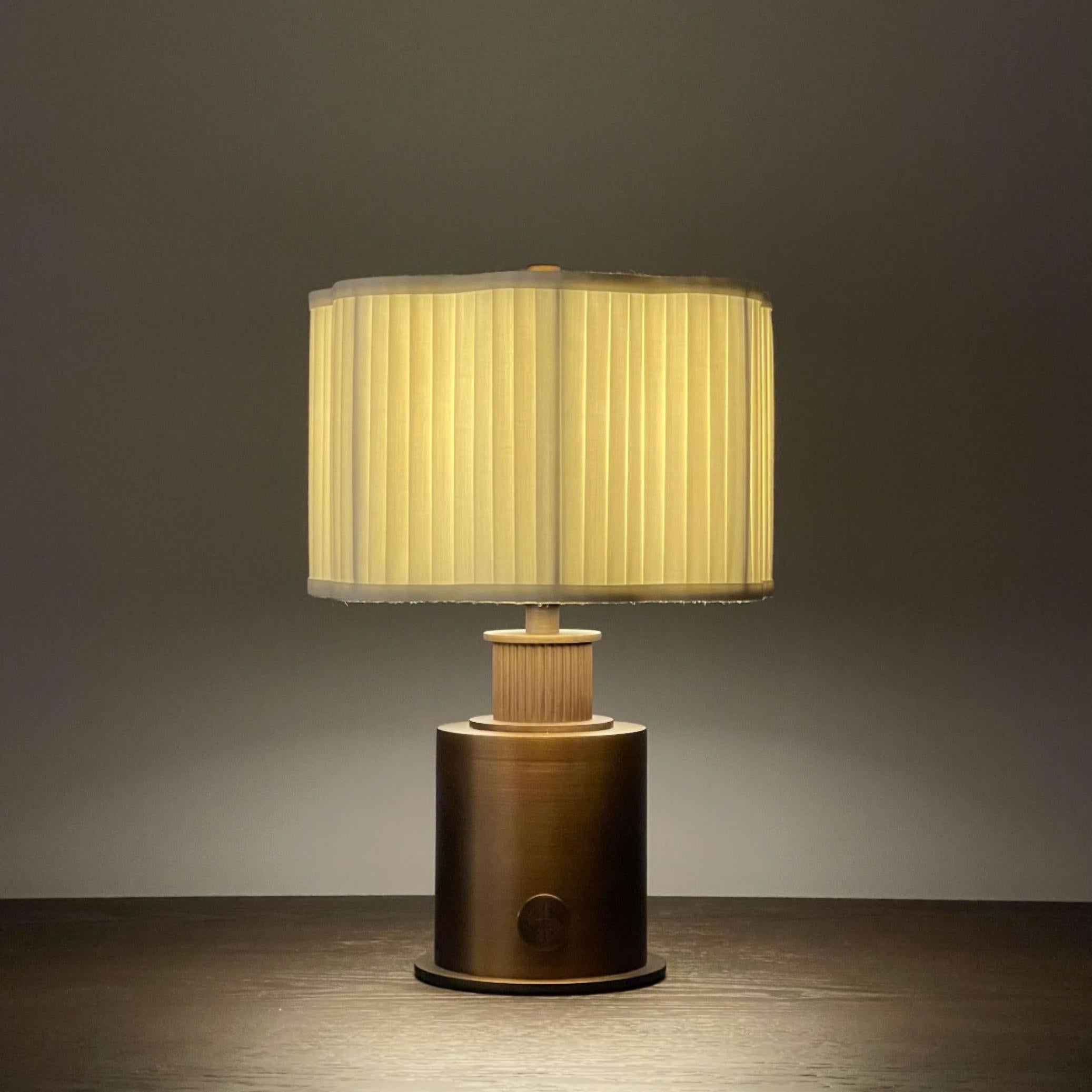 XXIe siècle et contemporain The Camellia Portable LED Lamp in Glass and Bronze by André Fu Living en vente